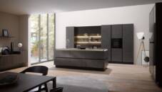 AV_7030GL_Black_Star_ AV_2041_Walnuss-dunkel_M1_seitlich.1